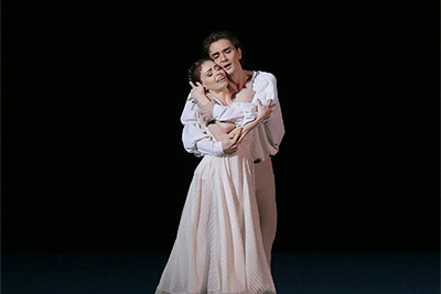 **ROMEO AND JULIET**

The star-crossed lovers’ tragic fate inspired Prokofiev a remarkable cinematic score, from the delicate theme of Juliet to the ominous Dance of the Knights. Bolshoi stars Ekaterina Krysanova and Vladislav Lantratov wholly embody the two eternal lovers in Alexei Ratmansky’s stunning evocation of love at first sight.